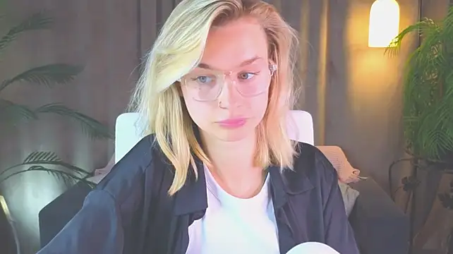 NoraMoreau – Naživo XXX chat