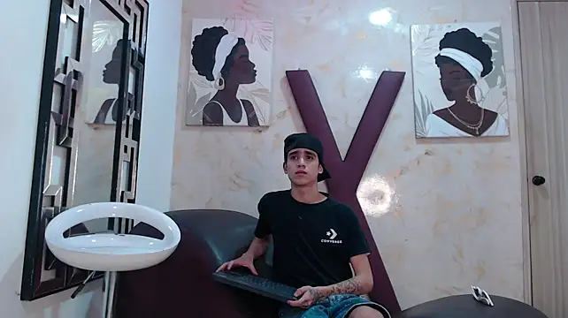 GOLDEN_BOSS live XXX chat