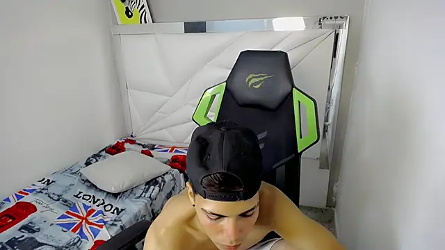 Онлайн чат XXX RyanFlirty