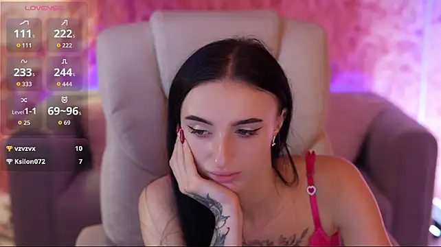 Chat +18 de EmilyyMoon ao vivo