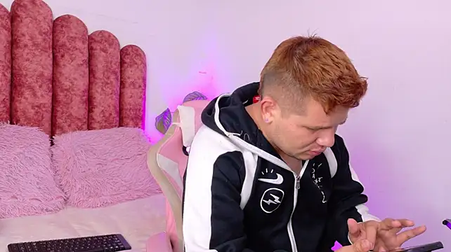 AdrianLust Live XXX-chat