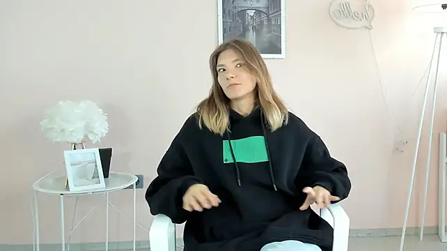 MarcelinaRedfern élő XXX-chatje