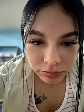 Czat XXX na żywo – Megaan__More