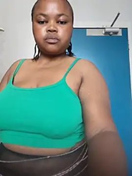 Curveysinaa's Live XXX Chat