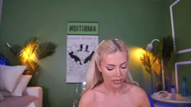NadiaMarble Adlı Modelin Canlı XXX Sohbeti