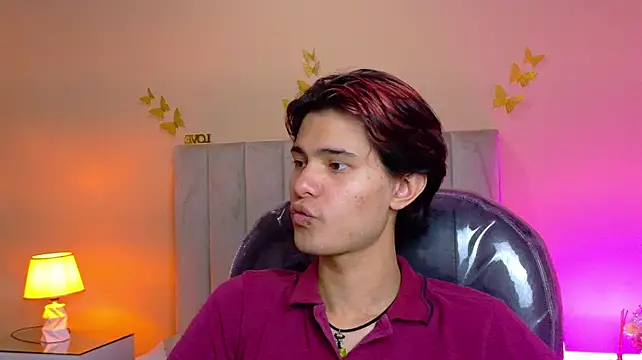 Derek_Sinn Adlı Modelin Canlı XXX Sohbeti