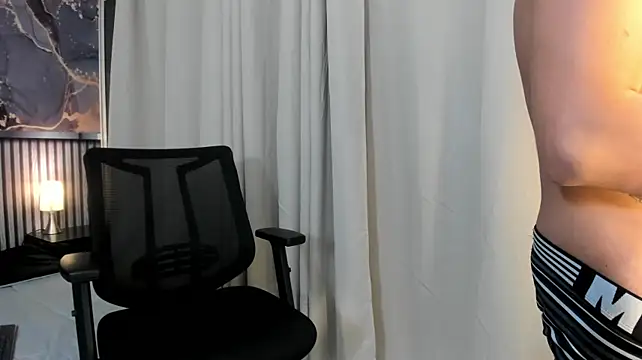Онлайн чат XXX adrian_black86306