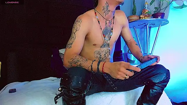 HannibalLester's Live XXX Chat