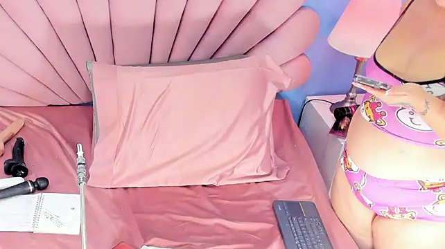 sharlotthe_bigass live XXX chat