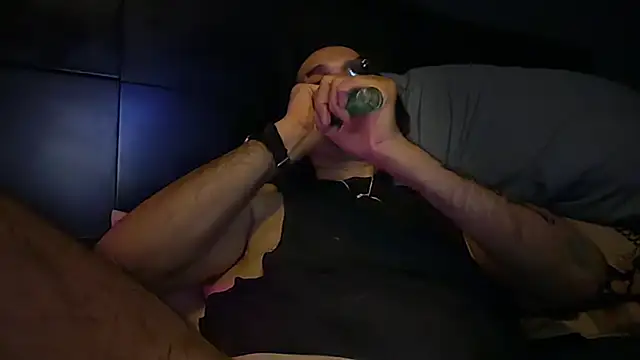 icebergslim281's Live XXX Chat