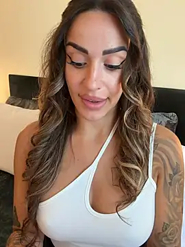 -Alisa Adlı Modelin Canlı XXX Sohbeti