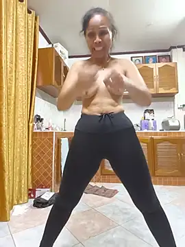 Mama_Eva_1 Adlı Modelin Canlı XXX Sohbeti