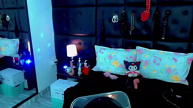 XXX chat uživo modela Cloelombard