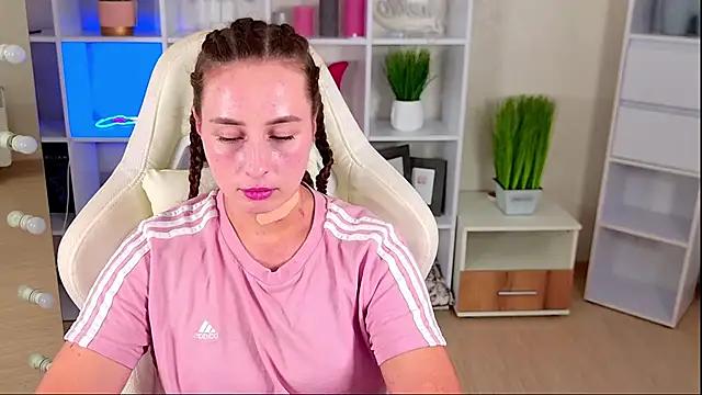 NadinnL 现场XXX聊天