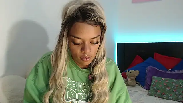 ladyrd1 Adlı Modelin Canlı XXX Sohbeti