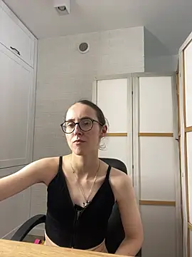 MartiniiSelenna Adlı Modelin Canlı XXX Sohbeti