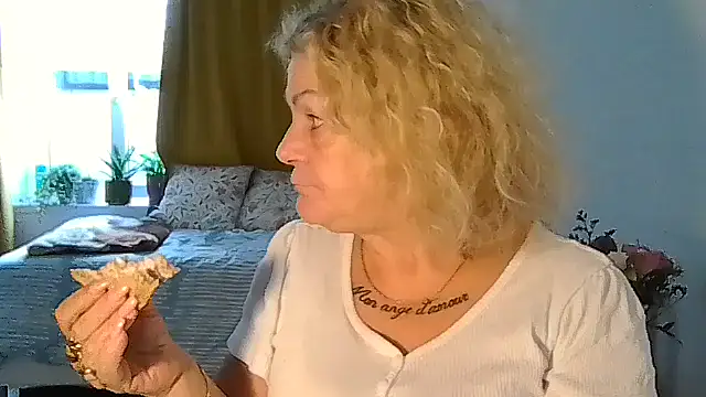 XXX chat uživo modela belgianshantie