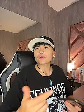 ian_mathias_'s Live XXX Chat