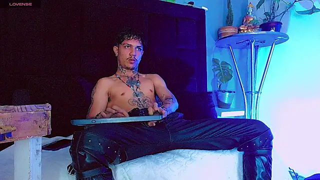 HannibalLester Chat XXX live