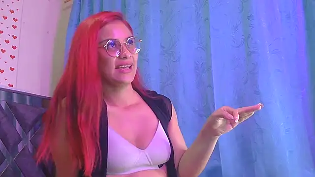 tinny_emiily Chat XXX in diretta