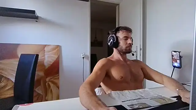 alpha-hunk Live XXX-chat