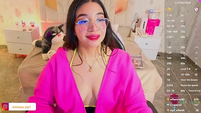 Živý XXX chat MARIANA_TAY1
