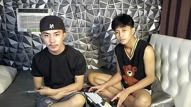 Urloverhardcock's Live XXX Chat