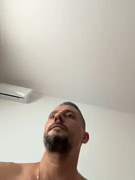 Онлайн чат XXX InsaneMattt