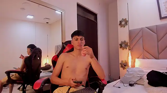 LeoDrake_ Live XXX Chat