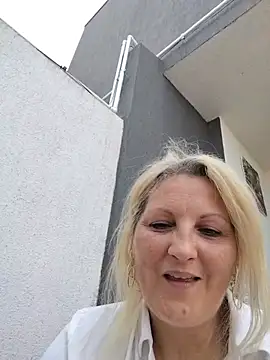 Divineblond Chat XXX live