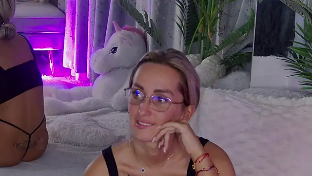 IsabelleEthan Chat XXX in diretta