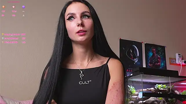 YaraAveiri's Live XXX Chat