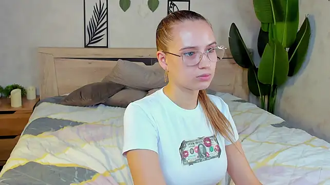 Miaa_Hill live XXX chat