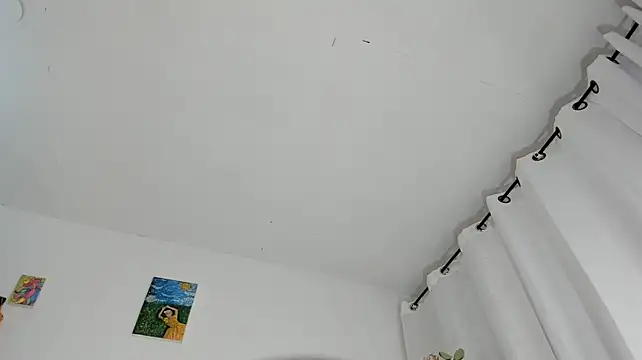 Mia-Valeria- Adlı Modelin Canlı XXX Sohbeti