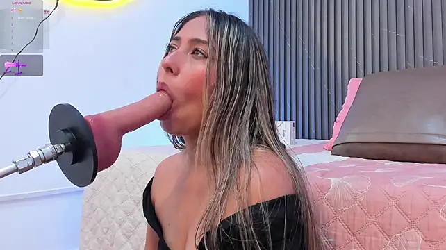 karola_cute_'s Live XXX Chat