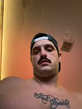 PoundedCajunGuy93 élő XXX-chatje