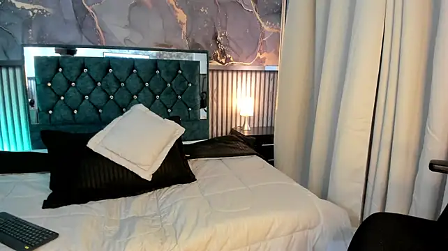 adrian_black86306 Adlı Modelin Canlı XXX Sohbeti