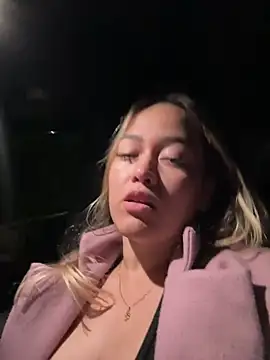 Danielavegax Chat XXX in diretta