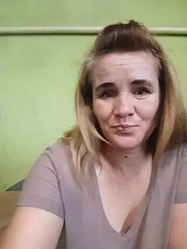 SannyMILF লাইভ XXX চ্যাট