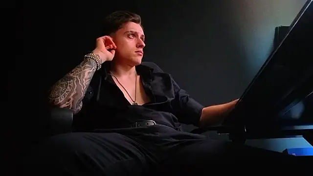 دردشة FelixStarkk الجنسية المباشرة