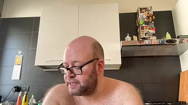 theitalianbear live XXX chat