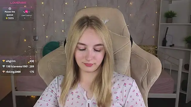 Shy_Pollyn Live XXX chat