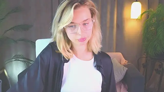 NoraMoreau – Naživo XXX chat