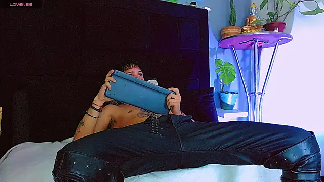 Chatroom XXX en direct de HannibalLester