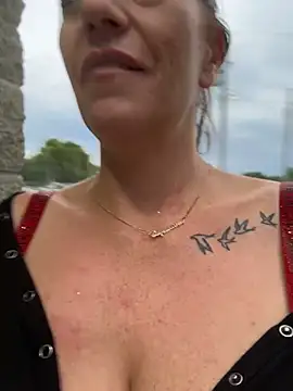 MilfOfDreams' Live XXX Chat