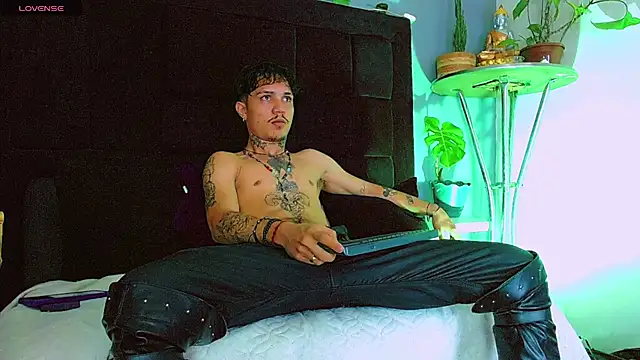 HannibalLester 라이브 XXX 채팅