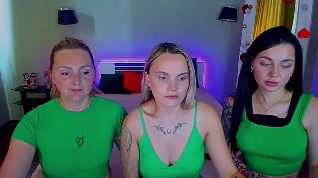 MagicEyess' Live XXX Chat