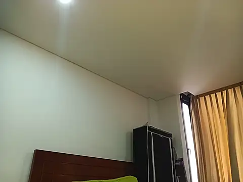MiaIsabela_ XXX чат на живо