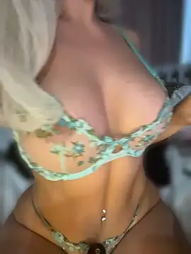 PinaColaBoom Chat XXX in diretta