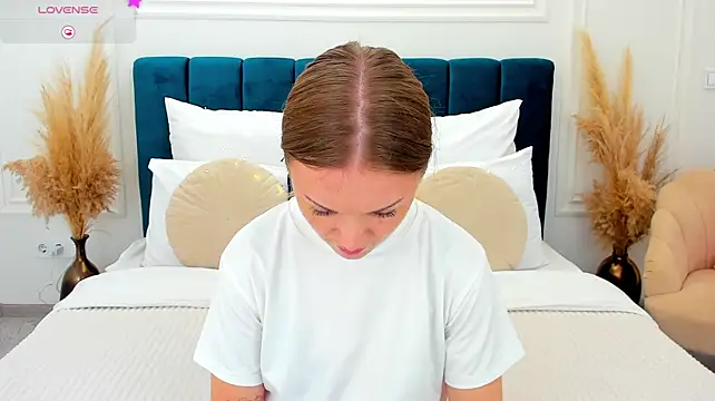 VirginOlly's Live XXX Chat